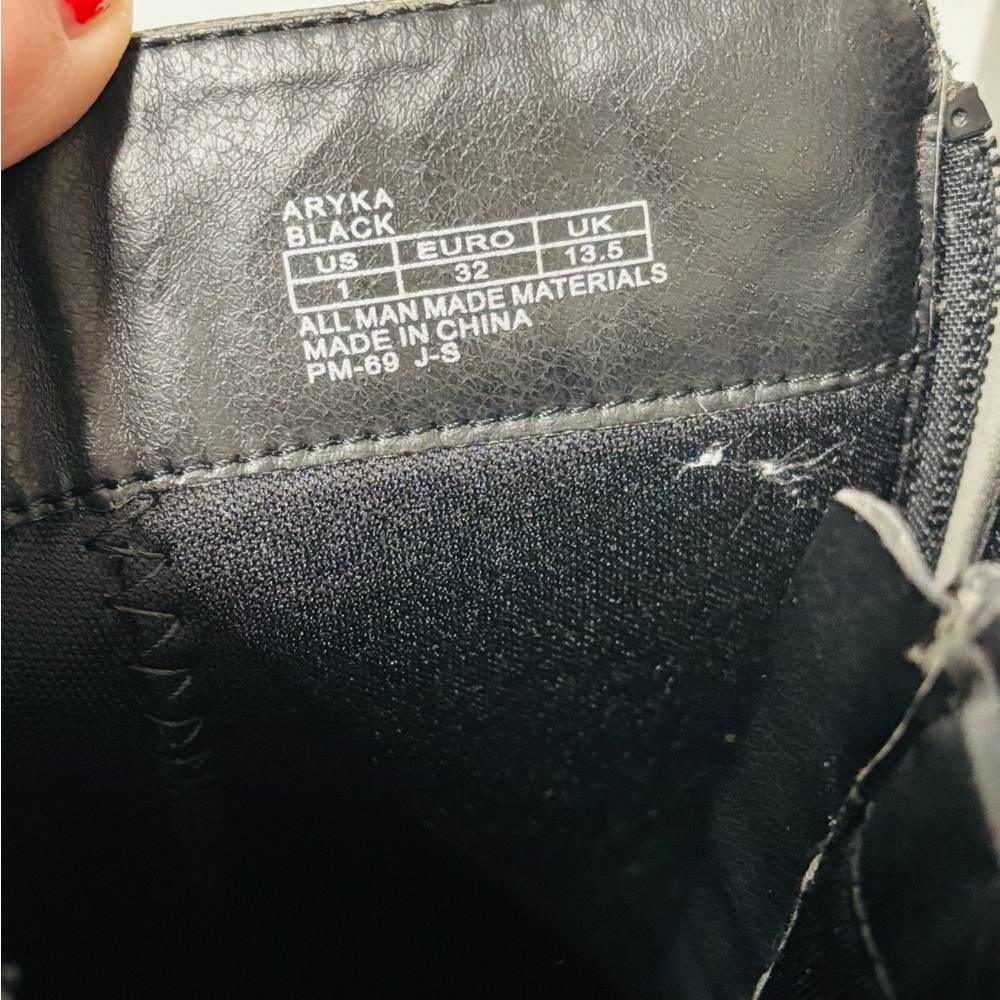 Michael Kors Black Quilted boots with Gold Accents size 1 - Picture 6 of 7